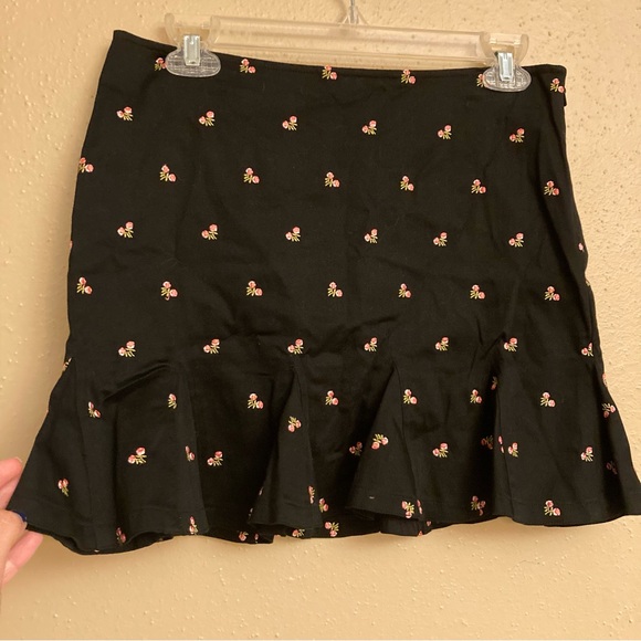 Betsey Johnson Black Floral Skirt - Picture 3 of 8